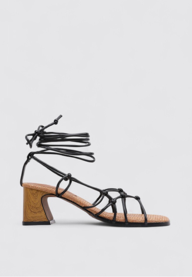 sandalias de tiras