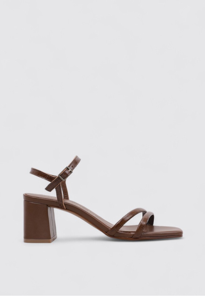 sandalias de tiras
